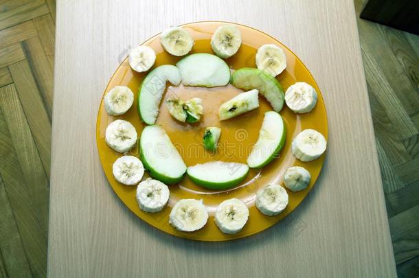 有<strong>果味</strong>的微笑关于香蕉和苹<strong>果</strong>.