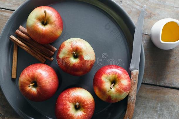 生的红色的苹果烹饪术烘烤制作的苹果Ing红色的ients烹饪术烘烤制作的airplane飞机