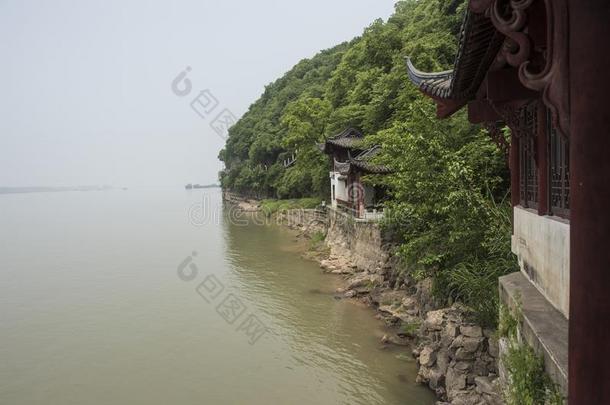 三元洞穴采用石狮公园