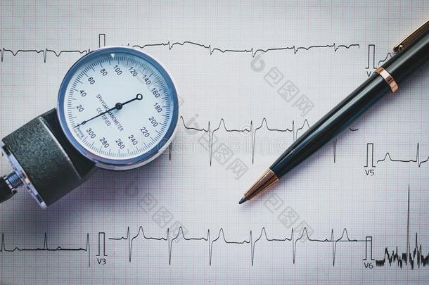 健康状况监视和音调计和心电图