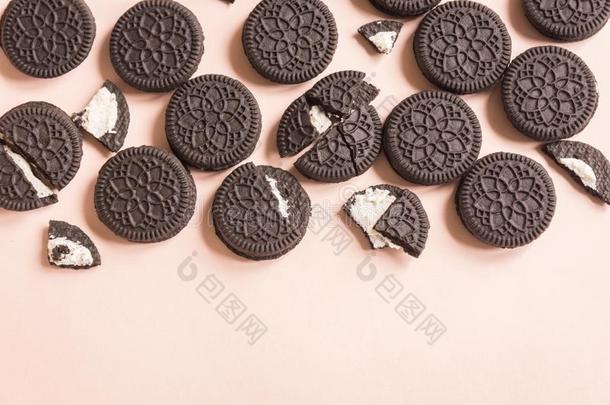“白心”黑人奥利奥奶油夹心巧克力饼干巧克力和乳霜甜饼干