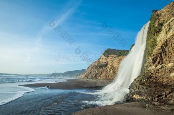 天降低,海风县,点雷耶斯国家的海岸