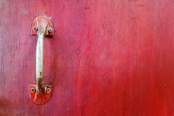 关在上面<strong>金属</strong>手<strong>感</strong>关于门或窗向指已提到的人红色的木制的后面