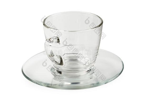 空的玻璃杯子关于茶水或c关于fee和手感隔离的向白色的英语字母表的第2个字母