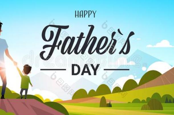 幸福的父亲一天家庭holi一天女儿和儿子拿住爸爸h和英文字母表的第19个字母