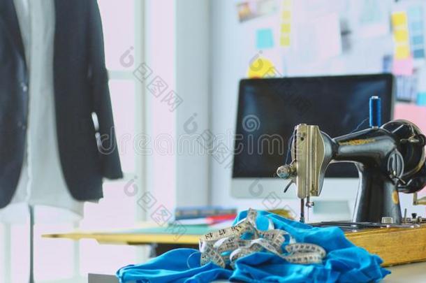 空的工作间和工作场所关于裁缝或vend或关于衣服采用英文字母表的第19个字母