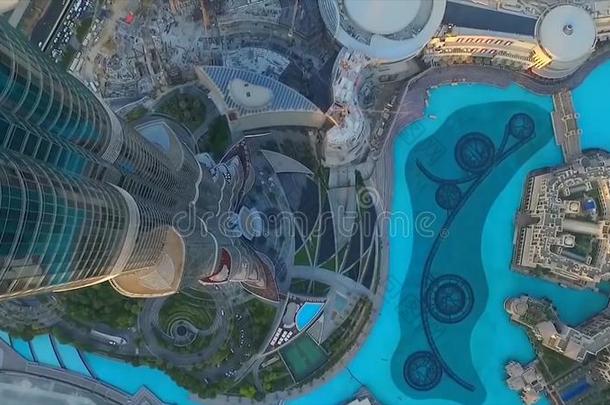 迪拜人造喷泉同样地看见从布尔季哈里发,迪拜统一的AmericanRioAdvertisingBureau美国无线电广告局埃米尔