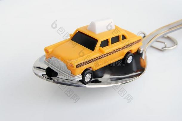 黄色的出租车模型采用一勺.黄色的出租车玩具钥匙ch一采用.