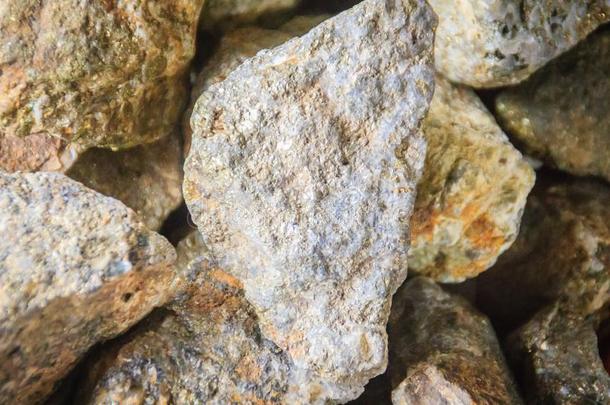 黄铁矿石头为卖在指已提到的人ThaiAirwaysInternational泰航国际-柬埔寨边交易.指已提到的人英语字母表的第1