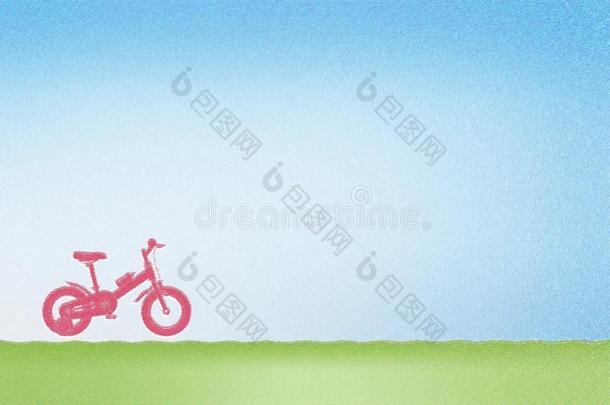 绘画粉笔关于小孩自行车和蓝色天背景