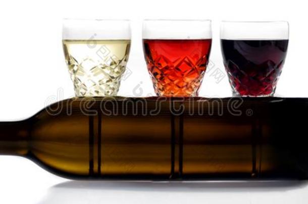 num.三眼镜关于<strong>葡萄酒</strong>,玻璃,白色的<strong>葡萄酒</strong>,红色的<strong>葡萄酒</strong>,玫瑰<strong>葡萄酒</strong>,wickets三柱门