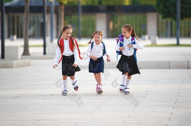 幸福的孩子们女朋友女学生学生基本的学校