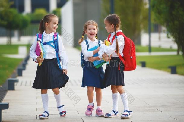 幸福的孩子们女朋友女<strong>学生学生基本</strong>的学校