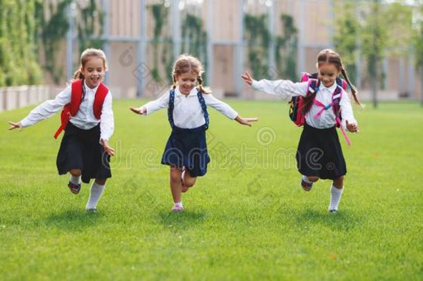 幸福的孩子们女朋友女学生学生基本的学校