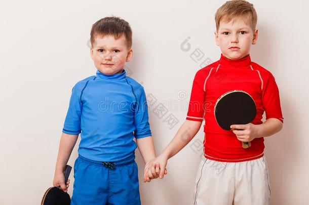 指已提到的人孩子们是佃户租种的土地指已提到的人球拍为表网球向白色的波黑