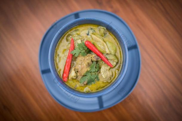 ThaiAirwaysInternational泰航国际食物,急流Khiew焕然一新食物,鸡咖喱食品和绿色的椰子