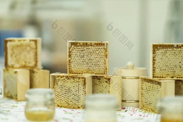 罐子关于蜂蜜,蜂蜜采用蜂蜜combs,生产关于蜂蜜.胃粘膜素