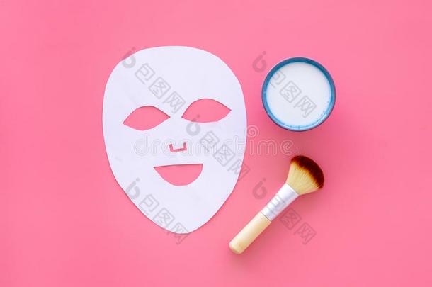 化妆品产品为清洁皮.面部的面具,乳霜和布鲁斯