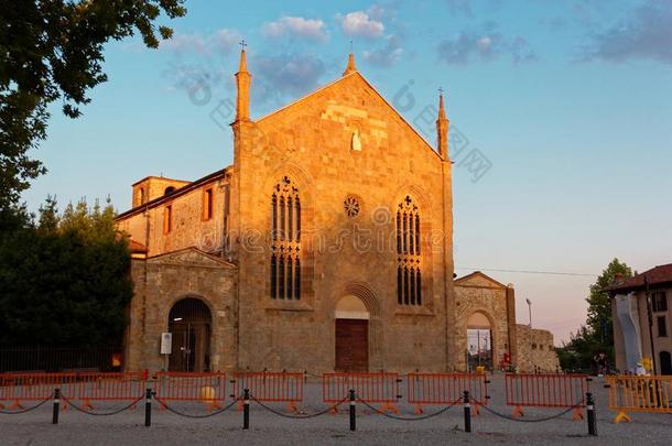 贝加莫,意大利八月18,2018:教堂关于SaoTomePrincipe圣多美和普林西比.八月ine.傍晚