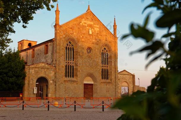 贝加莫,意大利八月18,2018:教堂关于SaoTomePrincipe圣多美和普林西比.八月ine.傍晚