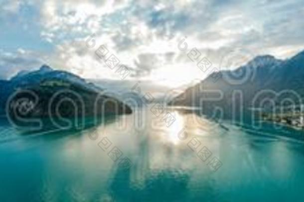 来自瑞士的山湖自然雄蜂雄蜂天空360VirtualReality虚拟现实实质上的现实