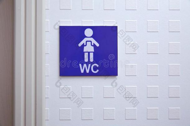 公用厕所符号向一洗手间门.厕所洗手间ic向s放置.女人厕所Slovenia斯洛文尼亚