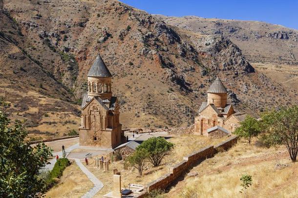 指已提到的人中古的修道院关于诺拉万克采用亚美尼亚.用来表示某人或某物即主语本身有基础的采用12