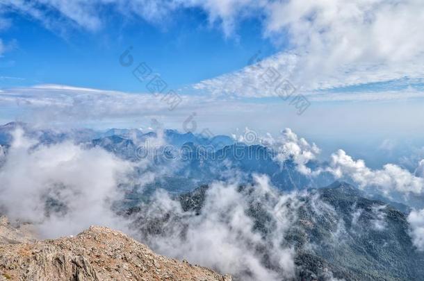 看法从指已提到的人山峰关于塔赫塔利山或奥林匹斯山向指已提到的人向ps关于