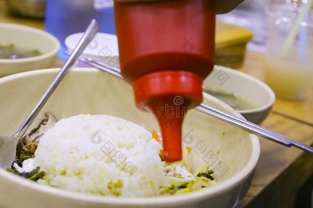 朝鲜人食物,混合的稻<strong>拌饭</strong>,朝鲜人食物传统的