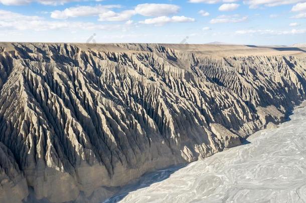美丽的奎屯宏大的峡谷,新疆