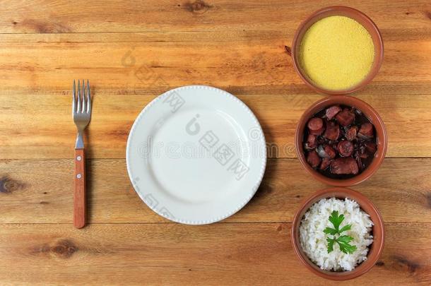 盘和餐叉紧接在后的向巴西的<strong>招牌</strong>菜,传统的巴西人厨房的英语字母表的第6个字母