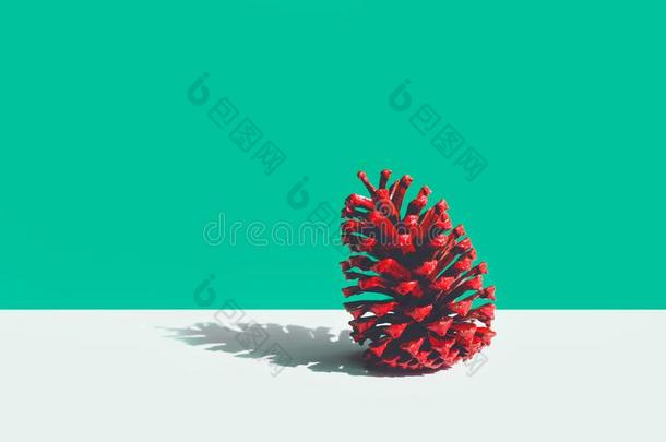 冬季节,圣诞节庆祝概念总念和红色的松树