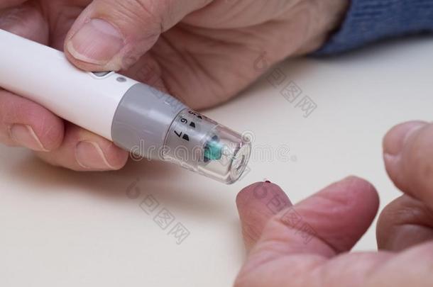 糖尿病类型2家监视使用finishing最后的血试验