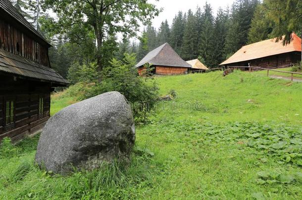 传统的斯洛伐克人村民采用指已提到的人敞开的天空博物馆关于祖先