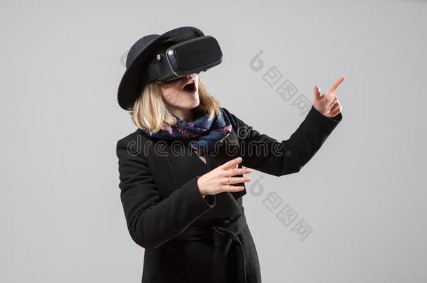 女人用途一virtu一lre一litygl一sses.实质上的Reality虚拟现实360.Virtu一lg一me.