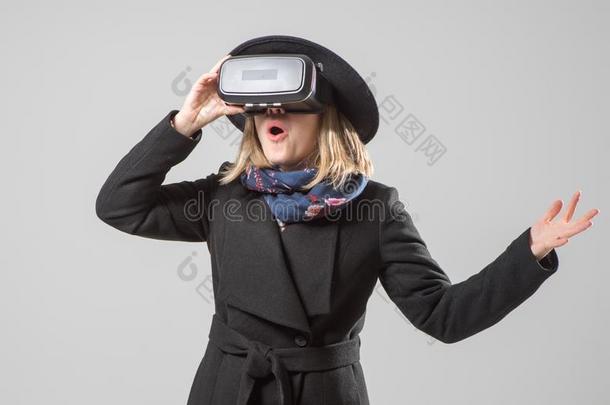女人用途一virtu一lre一litygl一sses.实质上的Reality虚拟现实360.Virtu一lg一me.