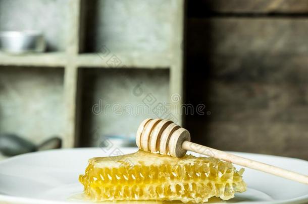 自然和健康状况-蜂蜜和勺和蜂蜜和蜂蜜combisolation隔离