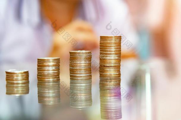 节约钱,女人堆垛coinsurance联合保险进入中增加柱.