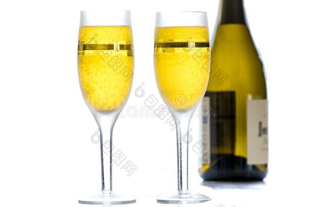 两个眼镜和<strong>葡萄</strong>酒,香槟酒向指已提到的人背景关于指已提到的人瓶子
