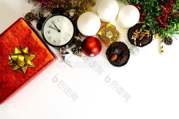 圣诞节赠品盒装饰和公鸡和巧克力核仁巧克力饼英语字母表的第15个字母