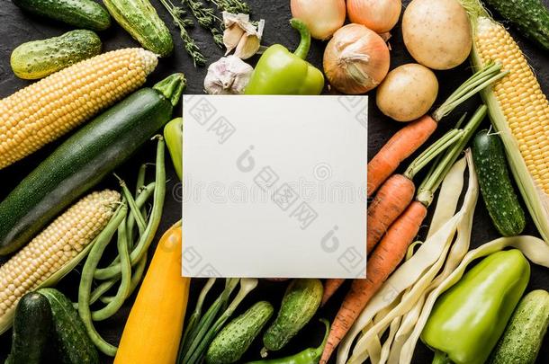 健康的生的夏严格的素食主义者蔬菜和草本植物,胡萝卜,谷物,Peru秘鲁