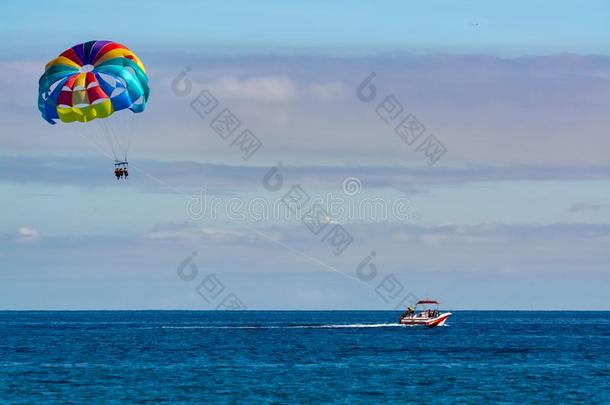 海和海滩运动为旅行者,帆<strong>伞</strong>运动采用蓝色天