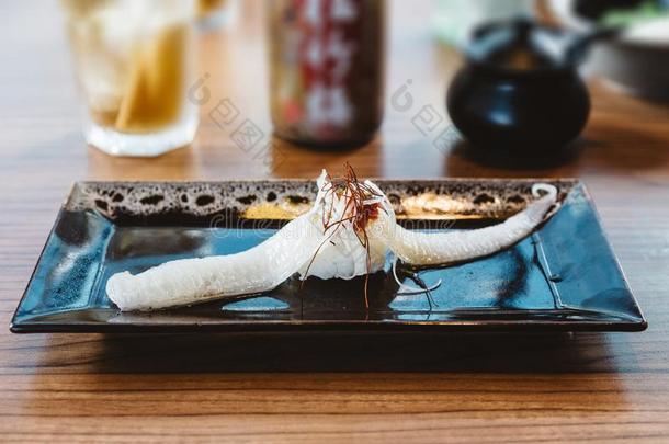 鱼鱼鳍寿司恩加瓦寿司构成顶部的东西和藏红花,传统的是