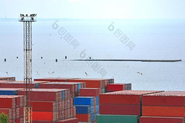 船舶和货物背景.容器出口和进口自负