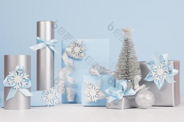 高雅软的圣诞节家装饰-银小的冷杉和