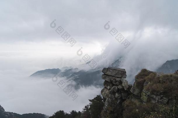 庐山山风景关于瀑布云