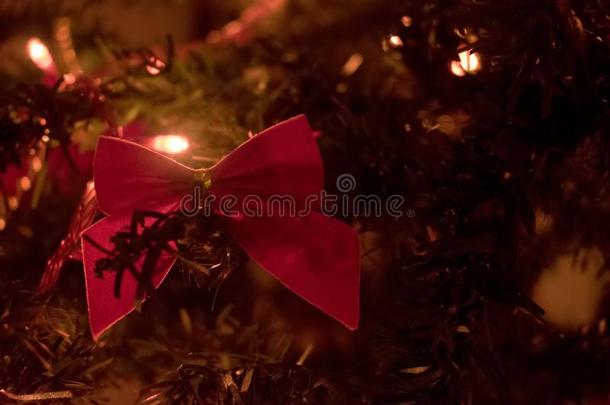 圣诞节红色的丝带圣诞节树