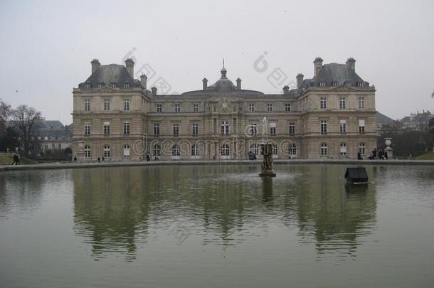 指已提到的人人造喷泉和前面关于指已提到的人舞厅duty义务卢森堡公国,巴黎