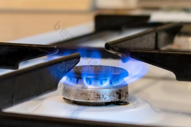 老的厨房炉烹调和<strong>蓝色火焰</strong>燃烧的.一ux.能够是一根源