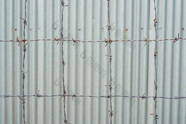 装有倒钩的金属丝,一栅栏采用监狱.监狱观念.